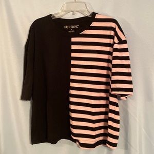 Hot Topic short sleeve shirt. XL